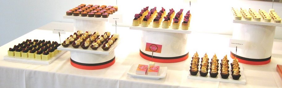 mini dessert display buffet