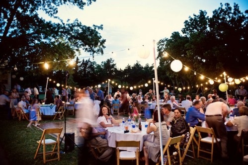 outdoor-wedding-reception-backyard