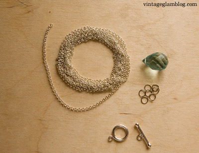 toggle_necklace_materials