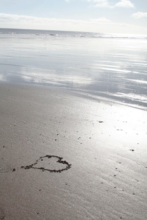 bridlington-beach-heart