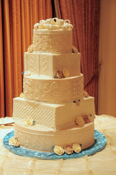 organic wedding cake