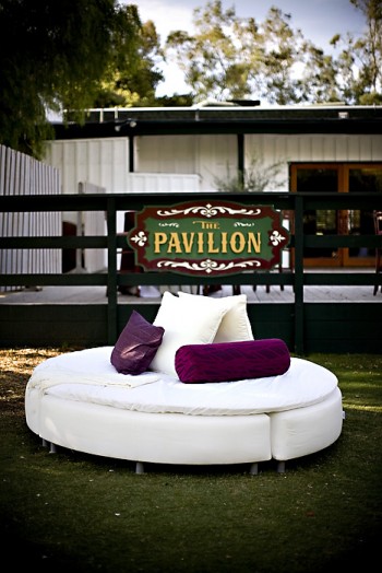 white-outdoor-lounge-furniture