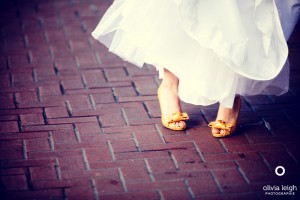 bride-in-yellow-shoes