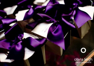 favor-boxes-purple-ribbon