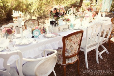 french-vintage-inspired-tablescape-pink-green-blue
