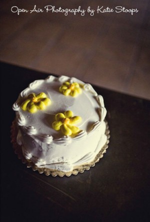 small-white-and-yellow-wedding-cake