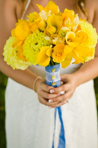 colored-bridal-bouquet