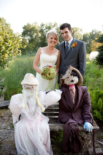farm-wedding-scarecrows