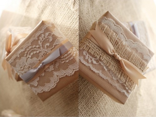 lace-and-ribbon-favor-boxes