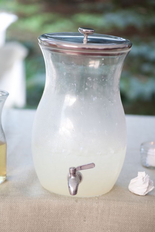 lemonade-dispenser-wedding