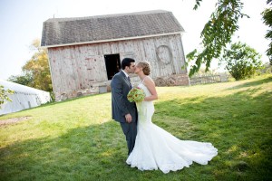 rustic-wedding-fall-farm-minnesota