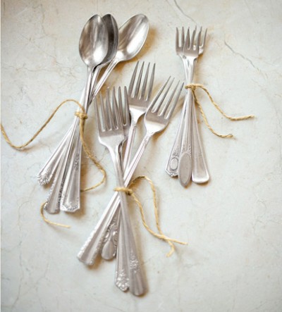 silverware-wrapped-with-yarn