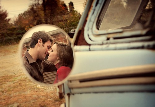 rear-view-mirror-engagement-photos