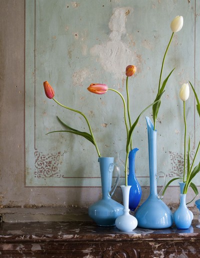 tulips-in-blue-vases