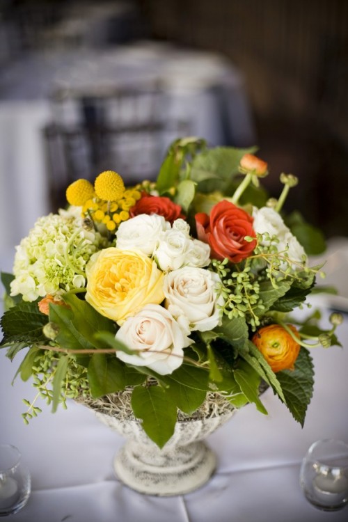 yellow-white-pink-centerpieces