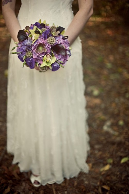 bride-with-purple-bouquet-3