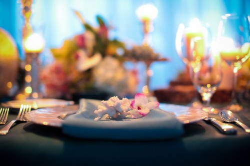 green-blue-ocean-theme-wedding-tablescape