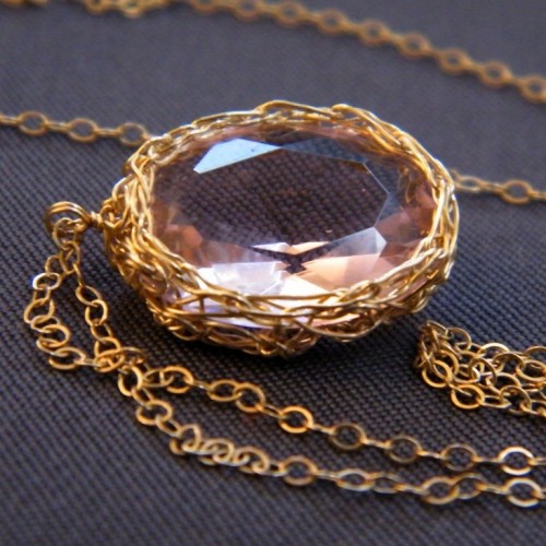 pale-pink-and-gold-necklace