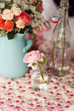 single-rose-in-glass-vase
