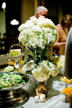 white-hydrangea-wedding-buffet-food-display-ideas
