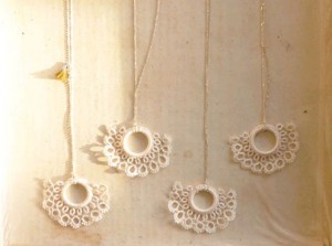 Delicate-Gold-Doily-Necklaces