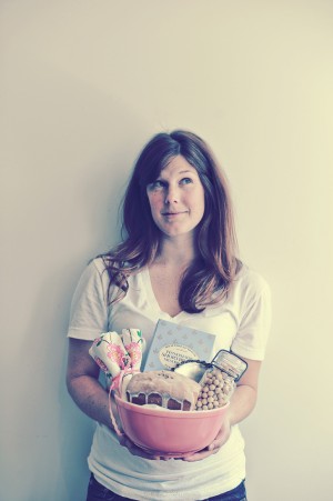 Mothers-Day-Gift-Ideas-Baking-and-Cooking-Gift-Basket