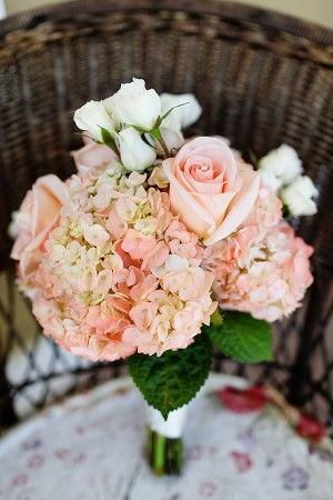 Romantic-Pink-Rose-and-Hydrangea-Bouquet
