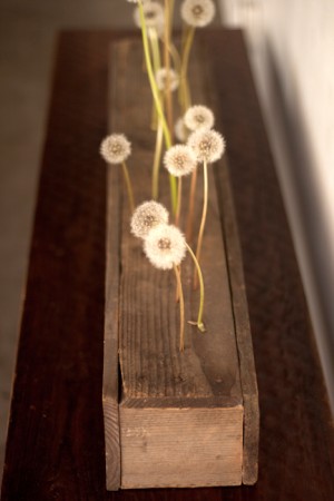 Modern-Wood-Centerpiece-with-Dandelions