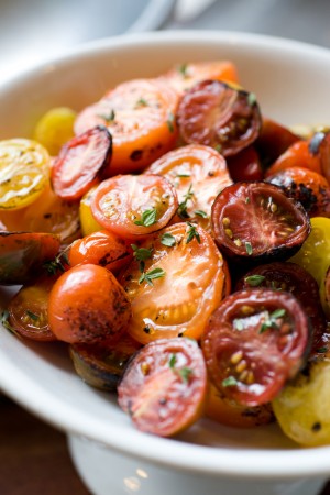 Roasted-Tomatoes-with-Thyme