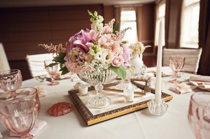 Wedding-Centerpiece-with-Picture-Frames