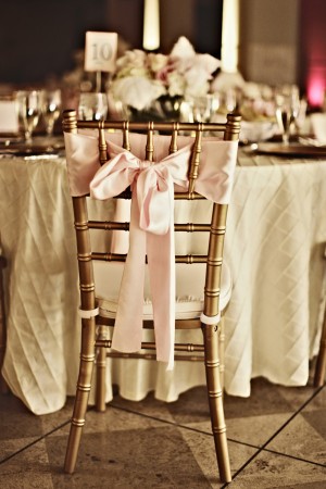 Pink-Bow-with-Gold-Chiavari-Chair
