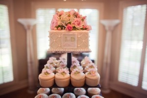 Cupcake-and-Mini-Cake-Stand