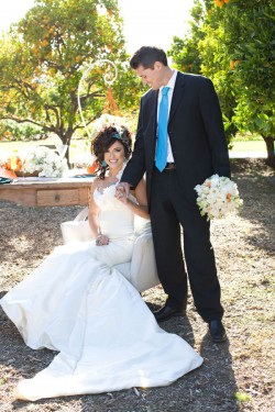 Orange-and-Blue-Outdoor-Wedding-Ideas