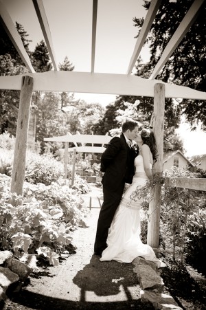 Roche-Harbor-Washington-Wedding-Kristen-Honeycutt-Photography-04