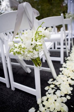 Aisle-Chair-Flower-Posies-Wedding