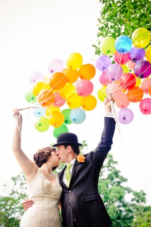 Bride-and-Groom-with-Balloons