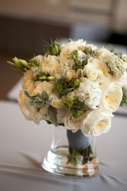 Cream-and-Green-Bouquet