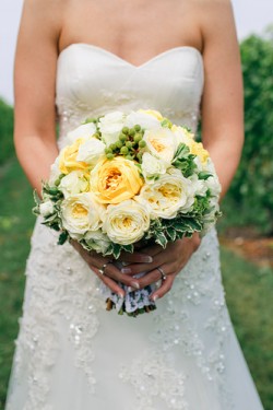 Cream-and-Yellow-Bouquet