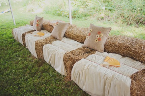 Rustic-Wedding-Seating-Hay-Bales
