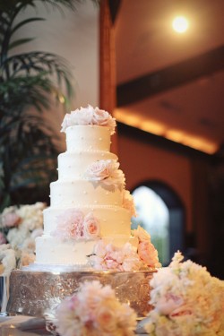 Wedding-Cake-with-Pink-Roses