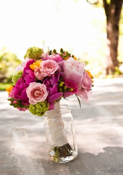 Bouquet-in-Mason-jar