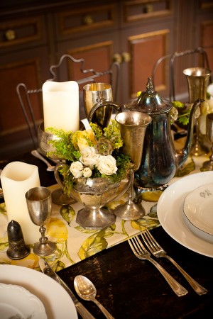 Silver-and-Yellow-Vintage-Table-Wedding-Ideas