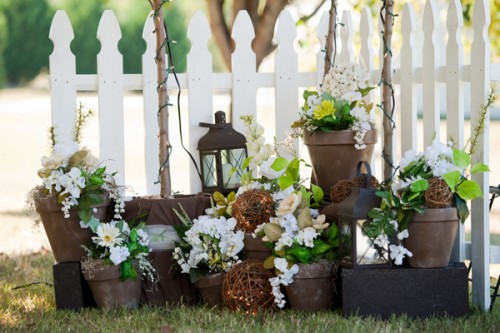 Brown-and-White-Clustered-Centerpieces