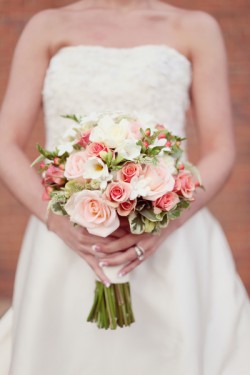 Peach-and-Green-Bouquet
