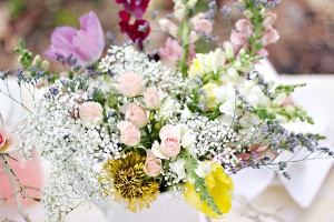 Pink-and-White-Garden-Wedding-Flowers