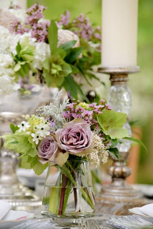 Purple-and-White-Centerpieces
