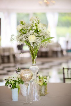 Rose-and-Babys-Breath-Centerpiece
