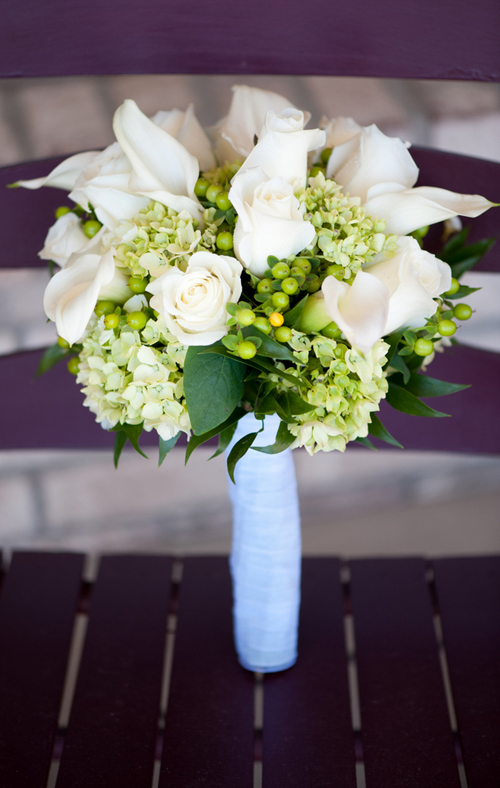 Simple-White-Bouquet