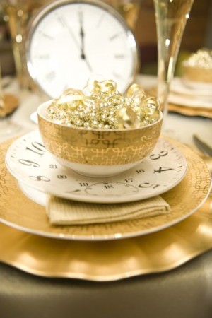 Gold-New-Years-Eve-Table