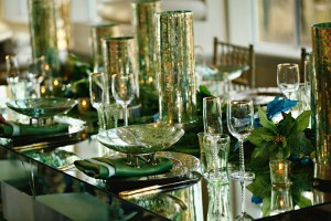 Green-and-Gold-Holiday-Table